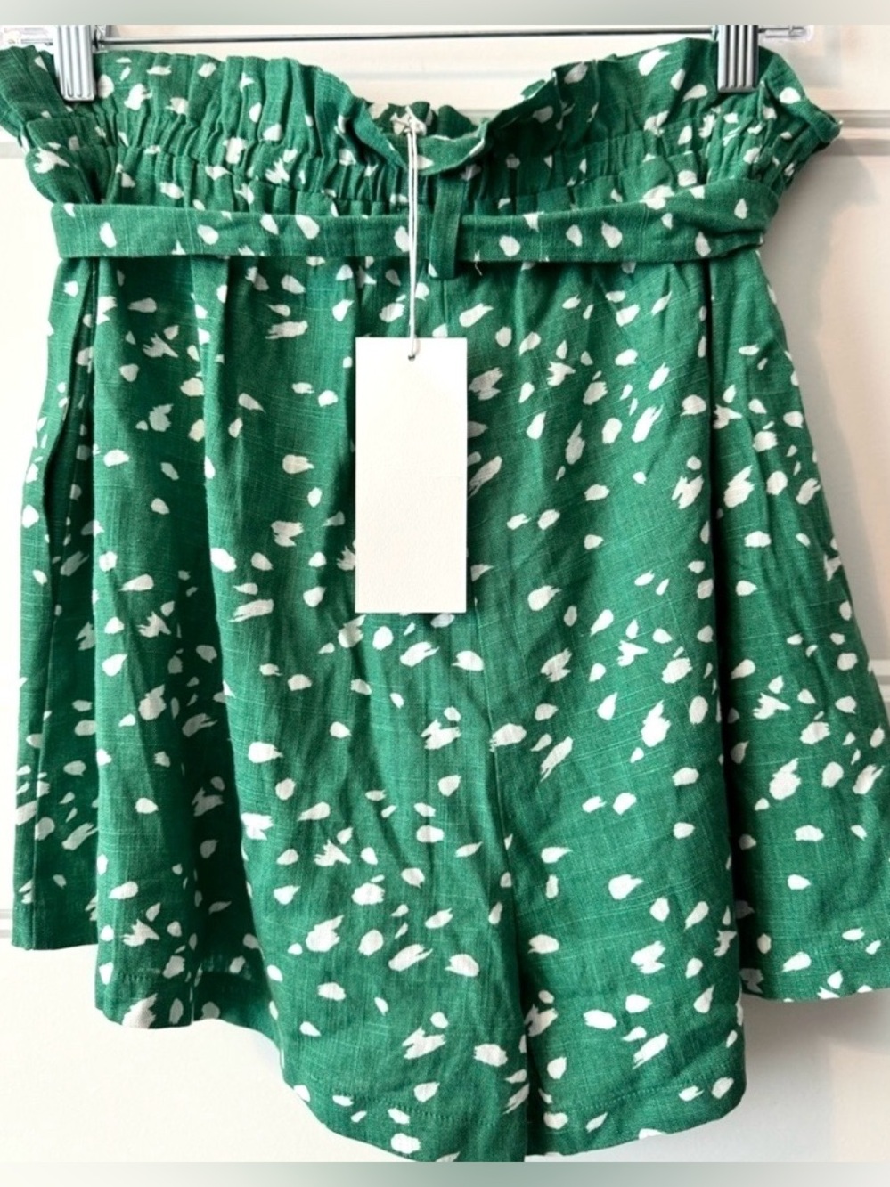 NWT Lush Green Linen Blend Shorts Medium Paperbag Waist Resort Vacation Summer - Picture 3 of 7